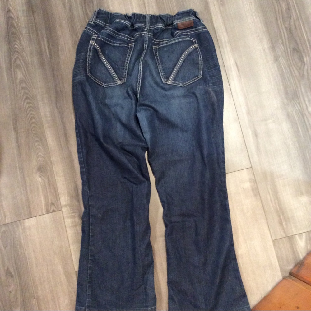 Blue Jeans - Picture 2 of 3